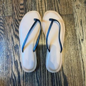 Old Navy black and tan flip flops